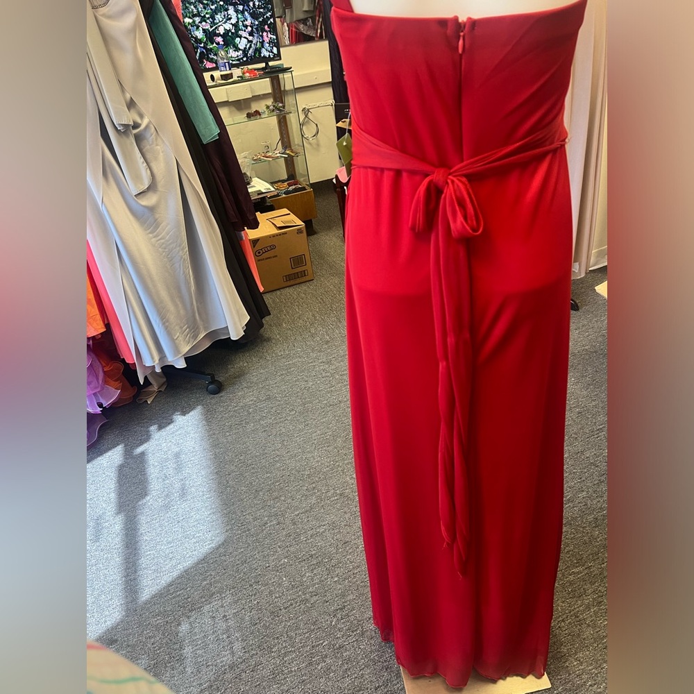 Red Gown - Picture 6 of 6